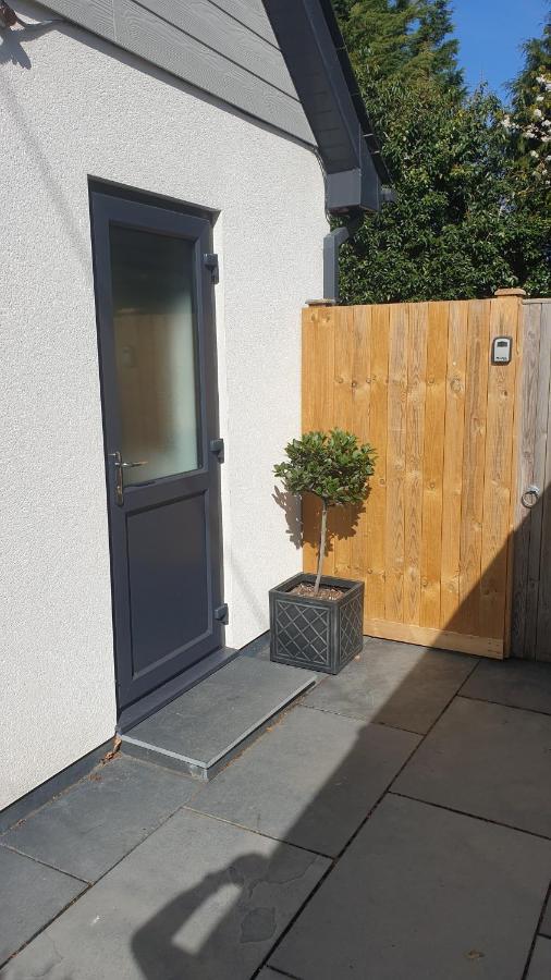 Large Modern Self Contained Apartment In Lymington Exterior foto